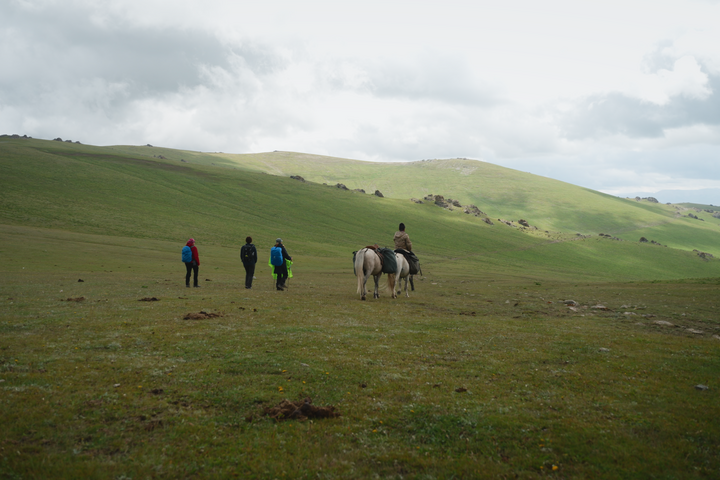 Wandergruppe unterwegs in Kirgistan