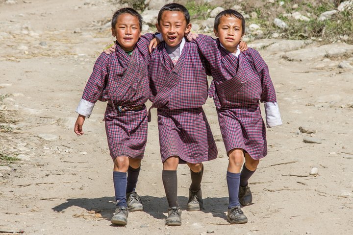 Tolle Begegnungen mit Kindern in Bhutan