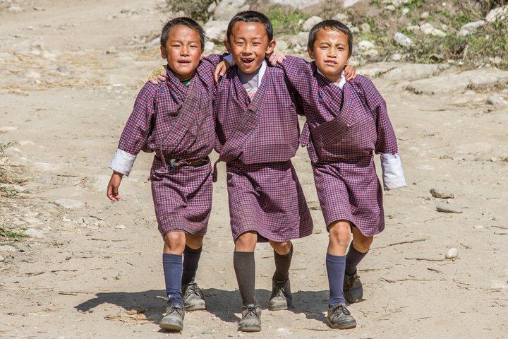 Tolle Begegnungen mit Kindern in Bhutan