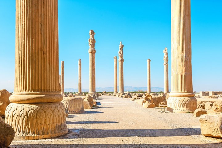 Alte, mächtige Säulen in Persepolis, Iran
