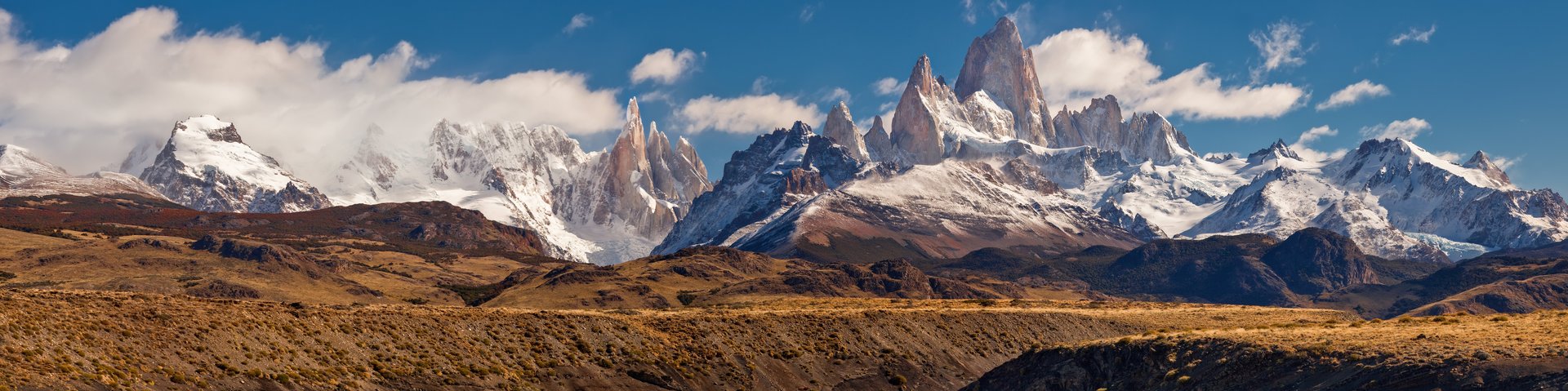 Bergpanorma rund um den Fitz Roy in Patagonien an der Grenze von Argentinien und Chile
