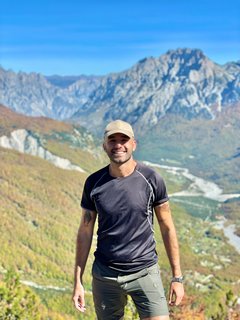 Reiseleiter Boris in den Bergen von Albanien