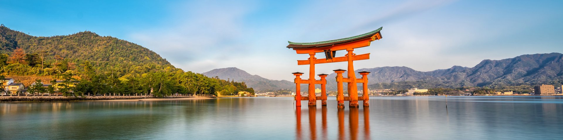 Der berühmte schwimmende Torii auf der Insel Miyajima in Japan