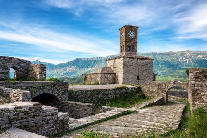 Historischer Uhrenturm in Gjirokaster