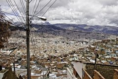 Aussicht von oben auf die Grossstadt La Paz