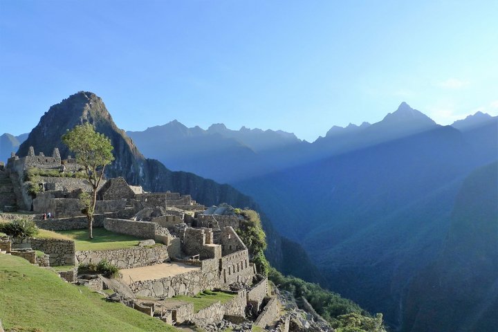 Sonnenstrahlen auf Machu Picchu