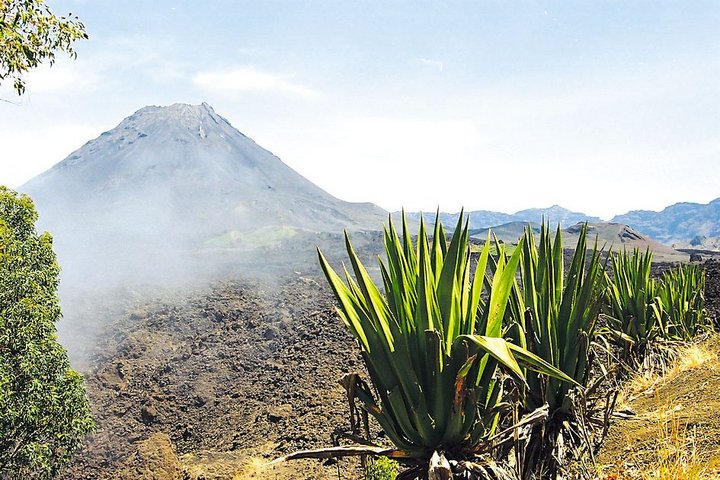 Vulkan Pico de Fogo im Dunst