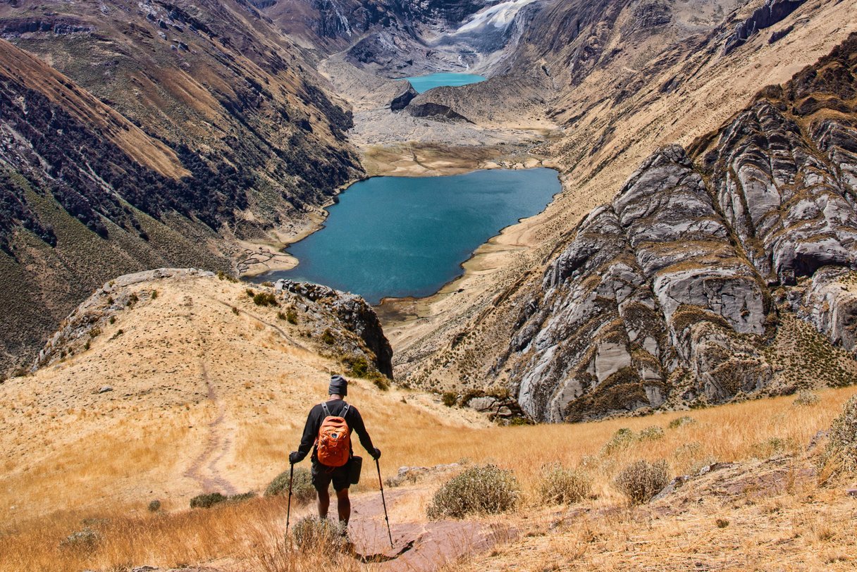 Laguna Jahuacocha Cordillera Huayhuash Ancash Peru