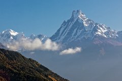 Blick auf den Machapuchare bei Sonnenaufgang in Nepal