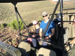 Game Drive Jeep mit Familie 