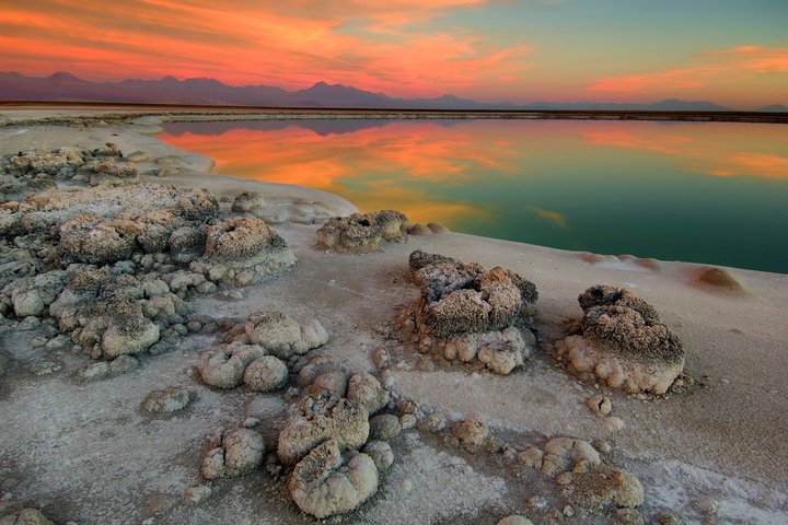 Atacama-Wüste mit Salzsee