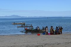 Fischer mit frischem Fisch