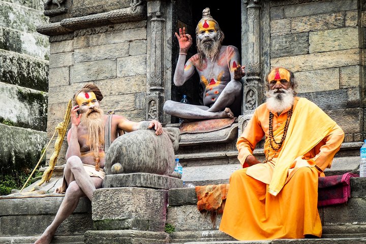 Saddhus beim Hindutempel Pashupatinath in Kathmandu