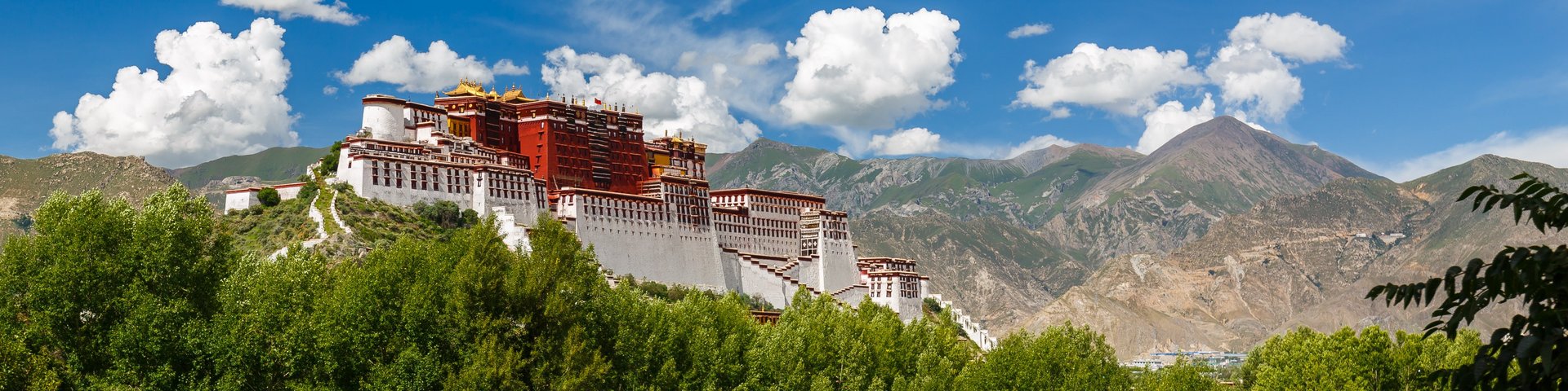 Blick auf den Potala-Palast in Lhasa, Tibet