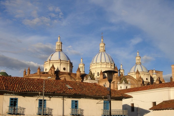 Blick auf die Kathedrale von Cuenca in Ecuador