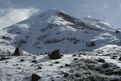 Verschneiter Vulkan Chimborazo in Ecuador