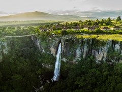 Aussicht auf Mogodi Lodge in Graskop mit Wasserfall