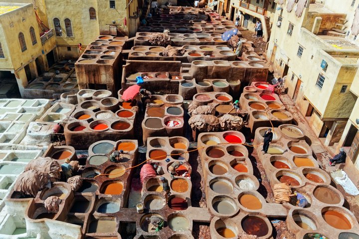 Blick über die Gerbereien in Fes, Marokko