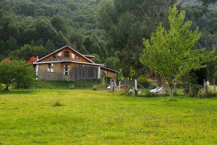 Holzhaus von Pionier*innen in Tres Arroyos, Chile