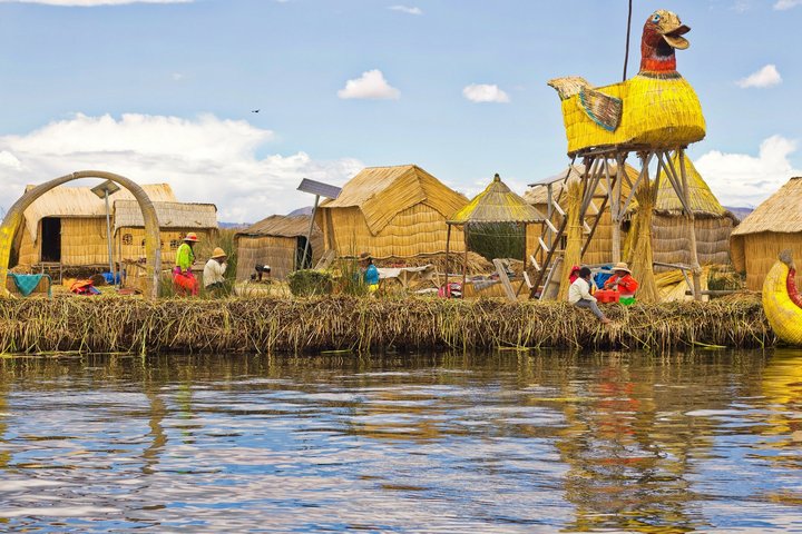 Schilfinseln Titicaca-See in Peru