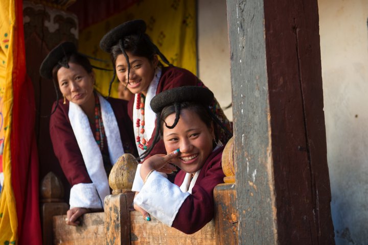Tolle und lustige Begegnungen mit Frauen unterwegs in Bhutan
