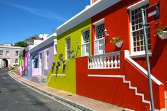 Bunt angestrichene Häuser im Stadtteil Bo-Kaap in Kapstadt