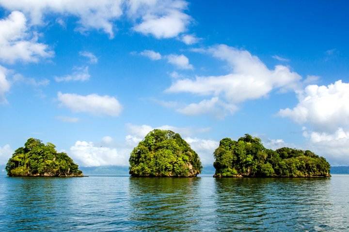 Inseln im Nationalpark Los Haitises in der Dominikanischen Republik