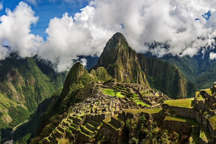 Machu Picchu - Peru Aussicht auf den Machu Picchu bei blauem Himmel