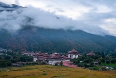 Blick auf den Dzong in Thimphu in Bhutan