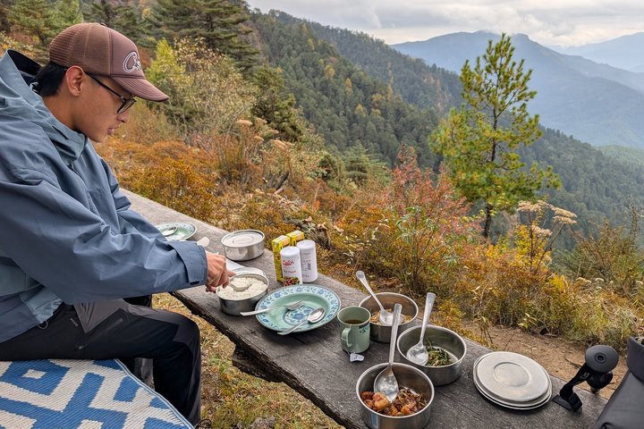 Leckeres Picknick und tolle Aussicht auf dem Druk Path Trek