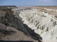 Trockener Yangikala Canyon in Turkmenistan
