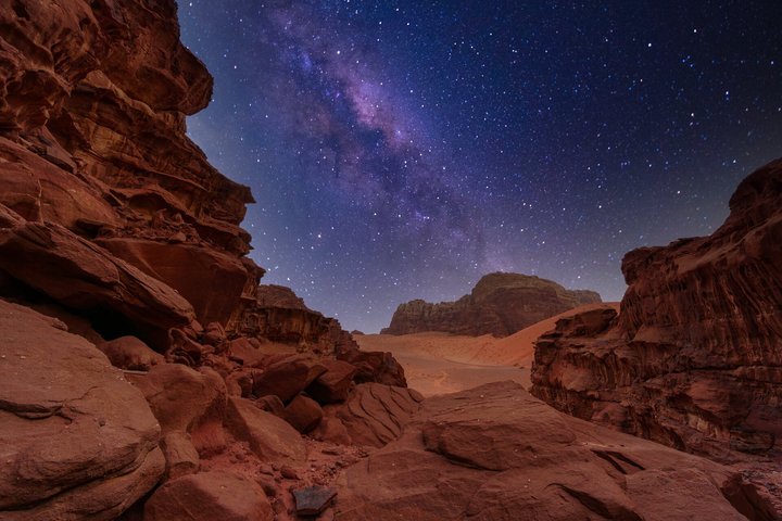 Sternenhimmel im Wadi Rum in Jordanien