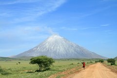 Ol Doinyo Lengai am Lake Natron