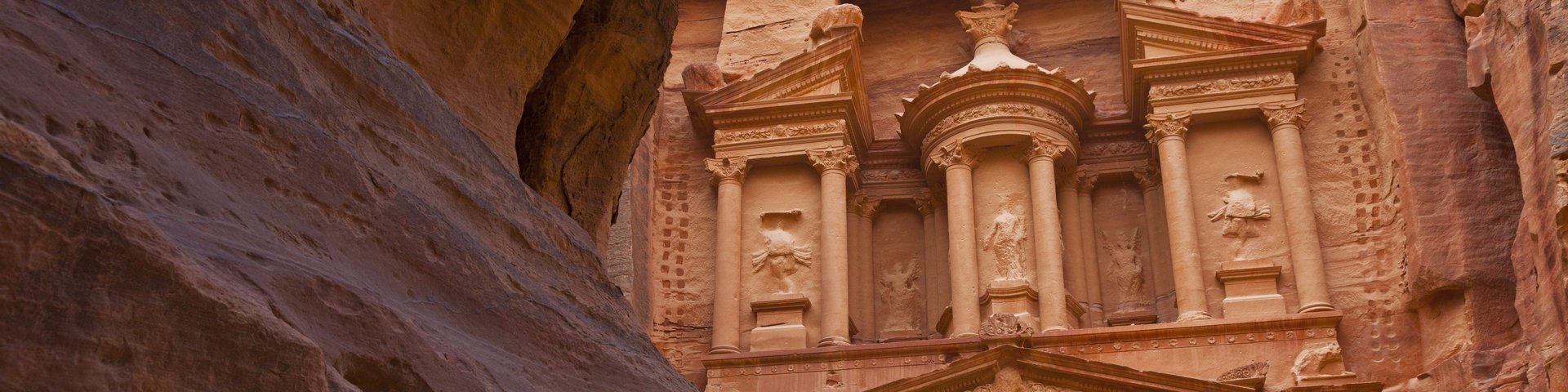 Nahaufnahme der Felsenstadt Petra in Jordanien