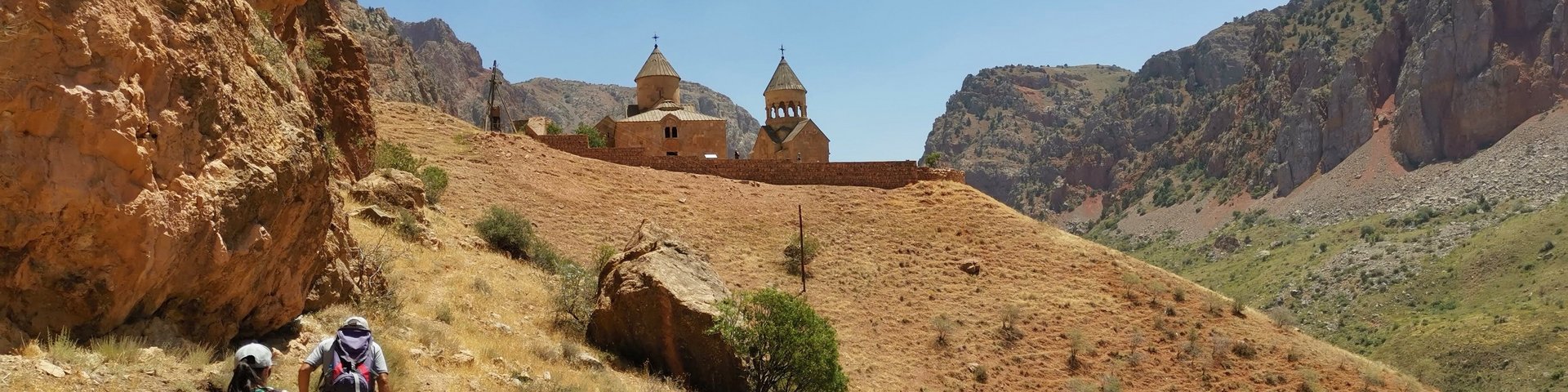 Wanderung zum Kloster Noravank in Armenien