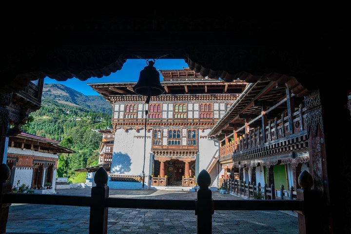 Im Innenhof des Dzong von Trongsa