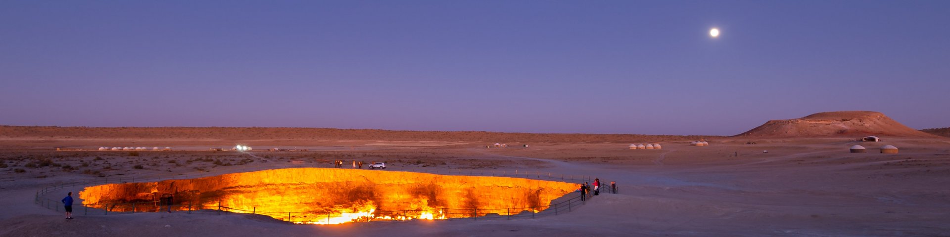Der Dervaza-Krater in Turkmenistan bei Nacht