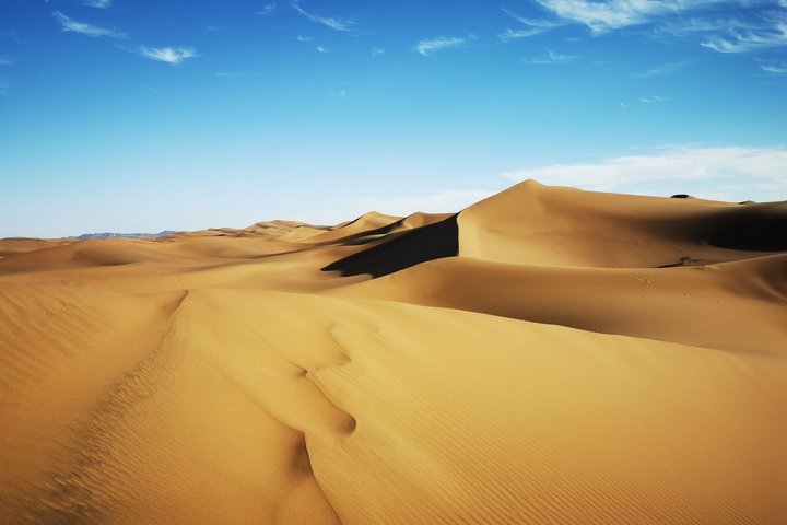 Dünen in der Wüste von Marokko. 