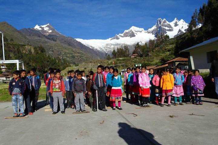 Gruppenfoto des Projektes "Shumaq Shimi" in Peru