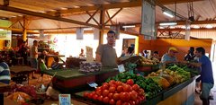 Markt mit Gemüse und Früchten auf Kuba