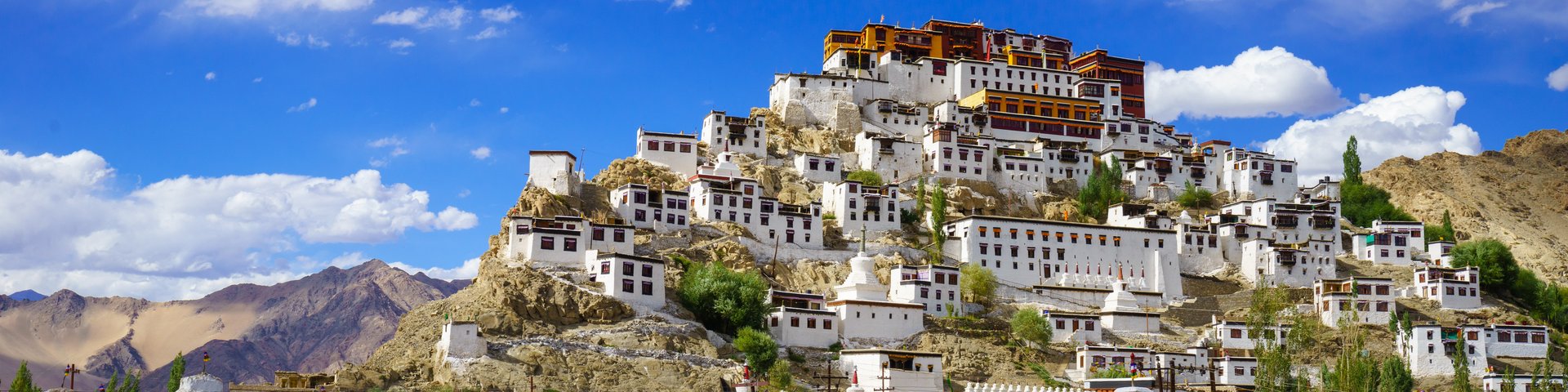 Blick auf das weitläufige Kloster Thiksey im indischen Ladakh