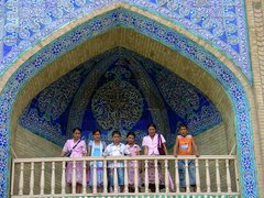 Eine Gruppe von Kindern in Usbekistan