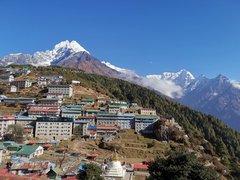 Blick auf Namche Bazar in der Everest-Region von Nepal