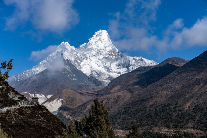 Perfekte Sicht auf die mächtige Ama Dablam in Nepal