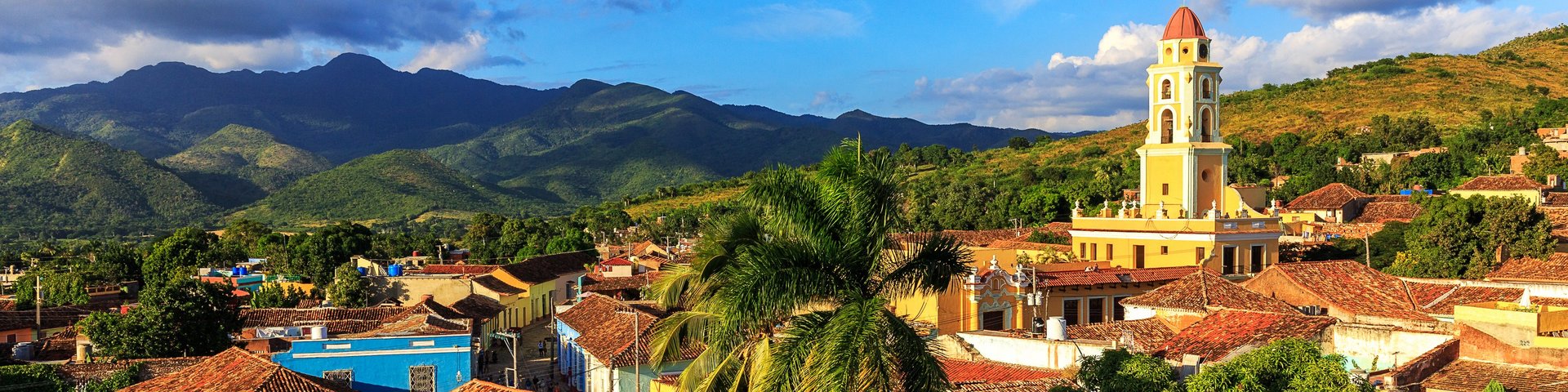 Blick auf Trinidad mit der Kirche im Mittelpunkt