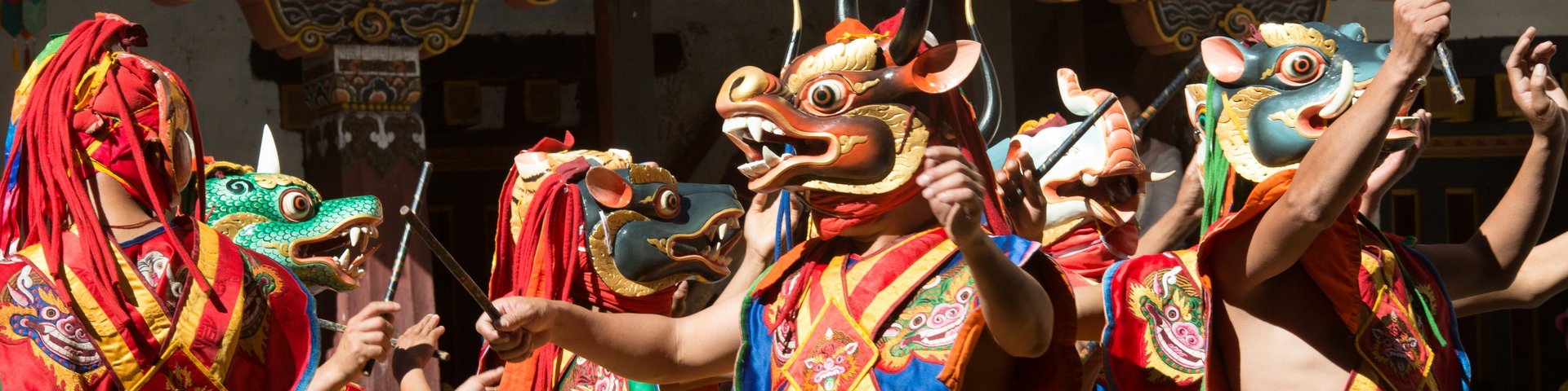 Farbenfrohes Klosterfest in Bhutan