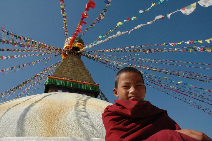 Junger Mönch vor Bodnath Stupa