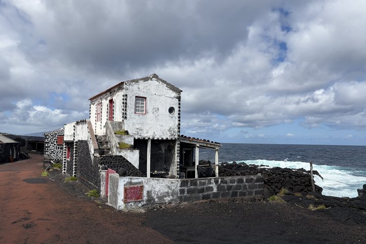 Traditionelles Haus auf der Insel Pico