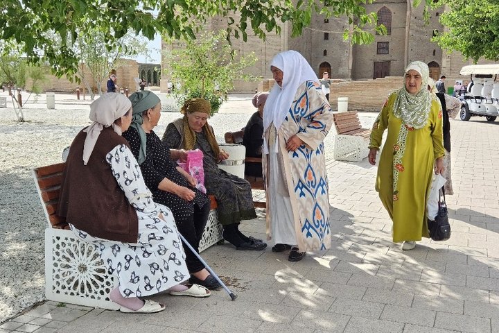 Einheimische Frauen in Kasachstan Einheimische Frauen in Kasachstan