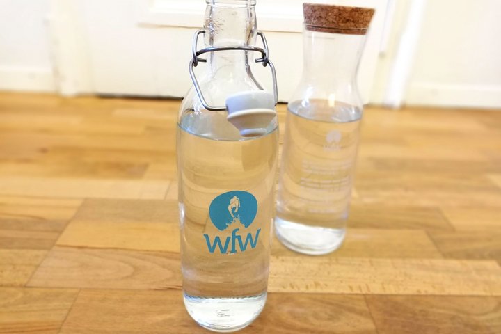 Wasserflasche - Wasser für Wasser